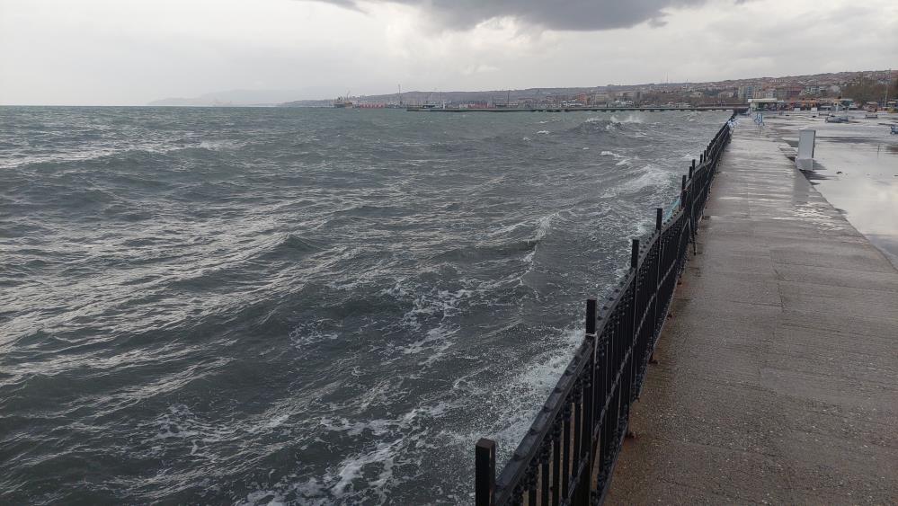 Marmara’da lodos etkisini sürdürüyor: Balıkçılar 1 haftadır denize açılamıyor