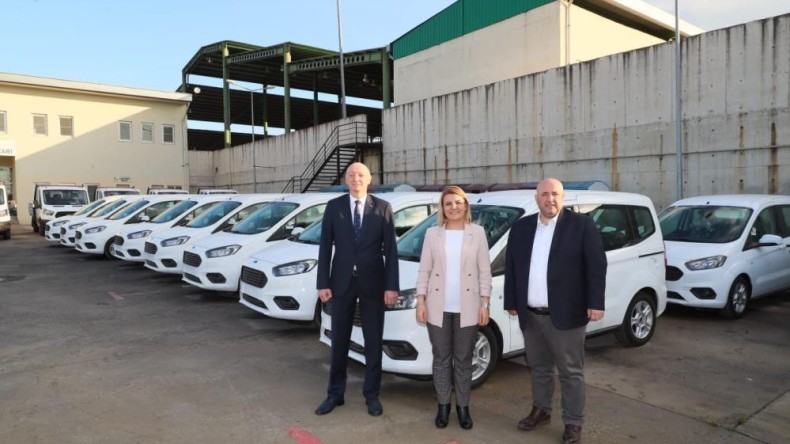 Başkan Hürriyet: “9 kamyonet ve 19 hafif ticari aracımızı teslim aldık”