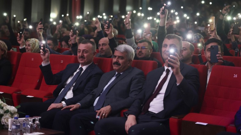 Hakk’ın ve hakikatin şairi Akif’e Büyükşehir’den unutulmaz gece