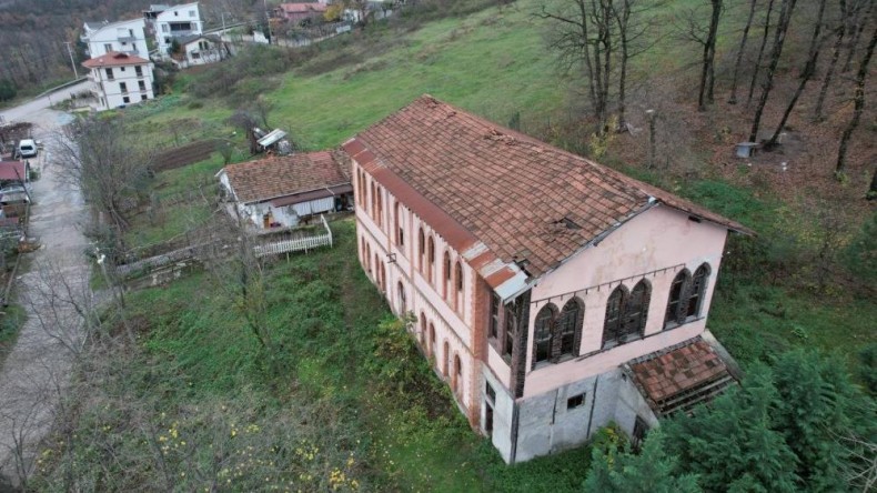 149 yıllık Amerikan Koleji dönemin izlerini taşıyor