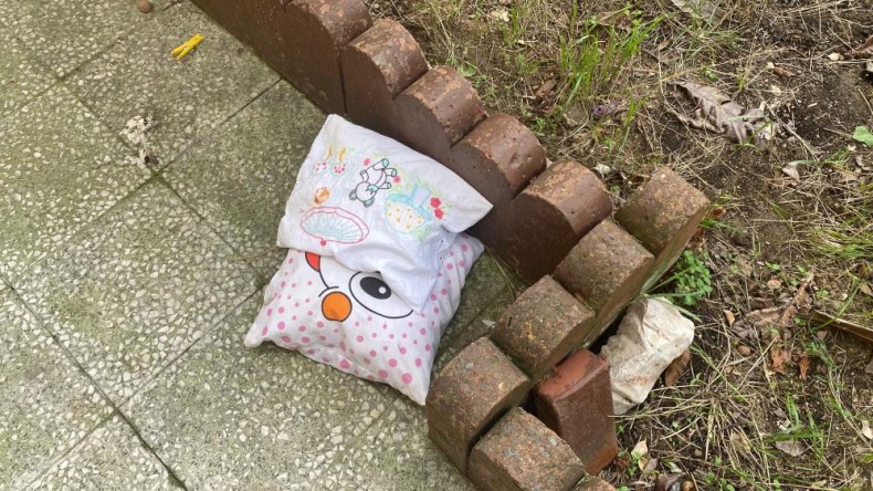 2 yaşındaki çocuk 5. kattan düşüp öldü