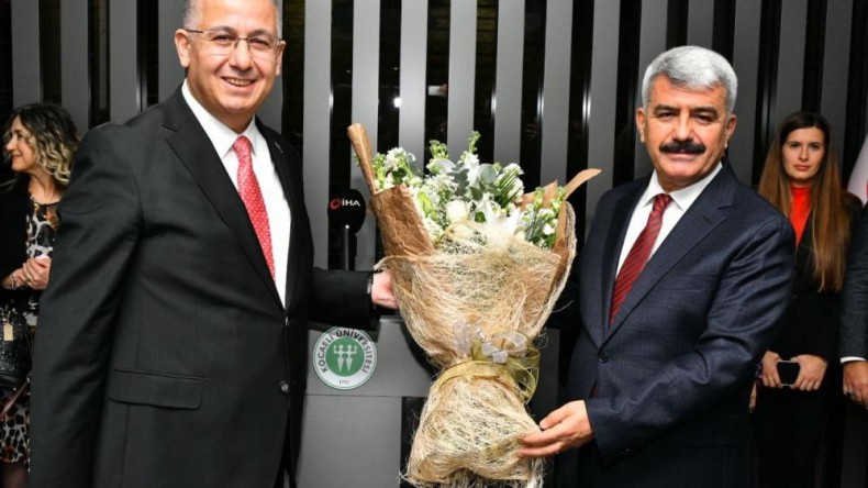 Kocaeli Üniversitesi’nde devir teslim töreni