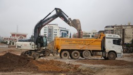 Milli İrade Meydanı’nda temel betonu döküldü