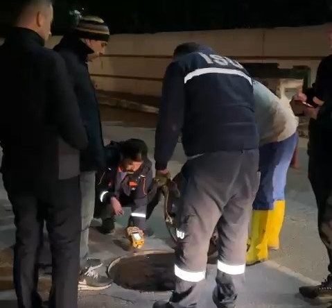 Kanalizasyonlardan çıkan duman korkuttu