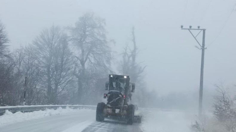 Büyükşehir ekiplerinden Kartepe’de kar mesaisi
