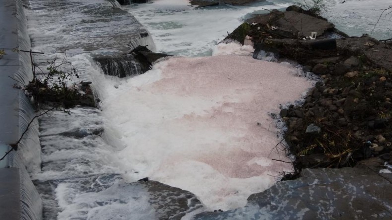 Kilez Deresi beyaza büründü; Ekipler harekete geçti