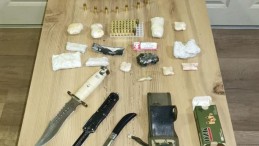 ‘Dur’ ihtarına uymadı, kovalamaca torbacının evinde bitti