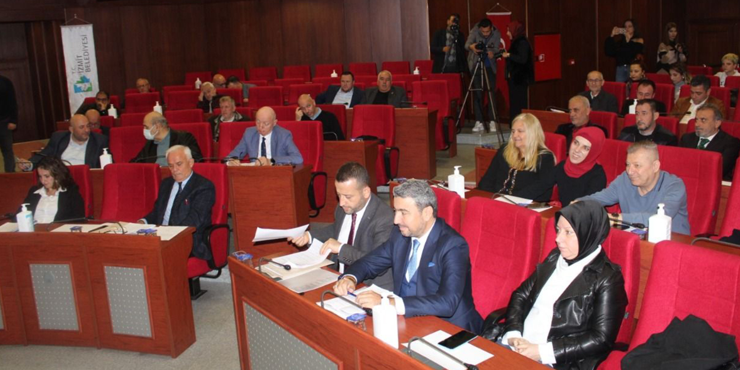İzmit Belediyesi Meclisinde, araç satın alımı için kredi talebi oy birliğiyle kabul edildi
