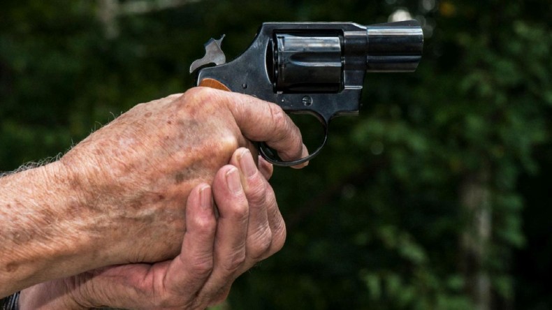 95 yaşında evlat katili oldu