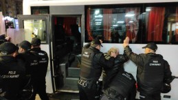 HDP’lilerin izinsiz eylemine polis müdahalesi