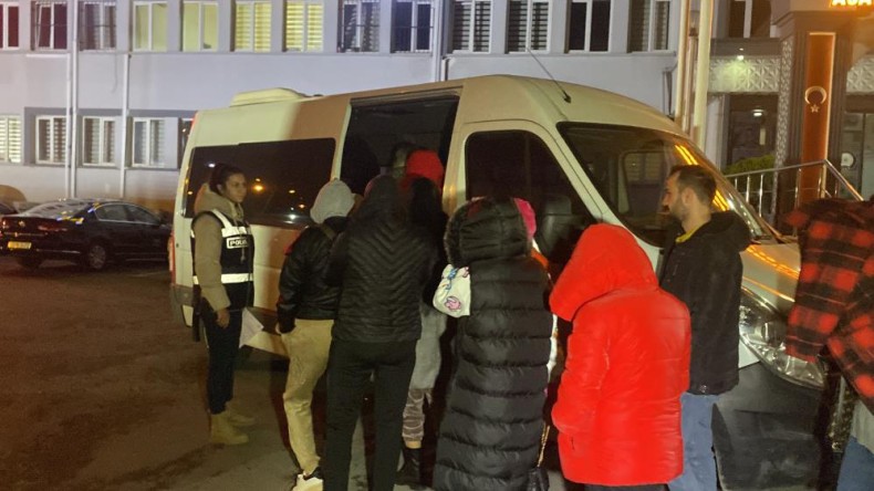 Fuhuş çetesine polis baskını