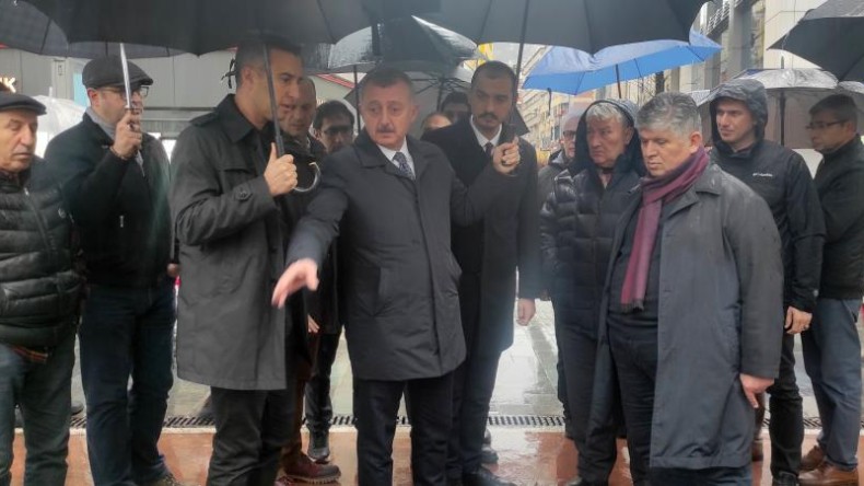 Başkan Büyükakın Fethiye caddesine geldi, o sorunu çözdü