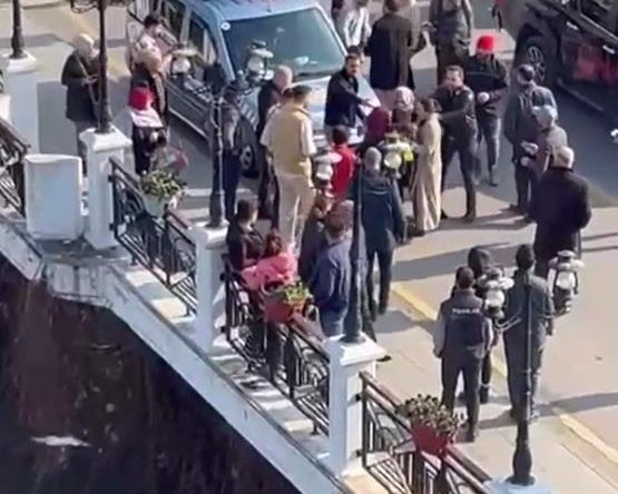 Boşanma aşamasındaki karısının kucağından bebeğini kaçırdı