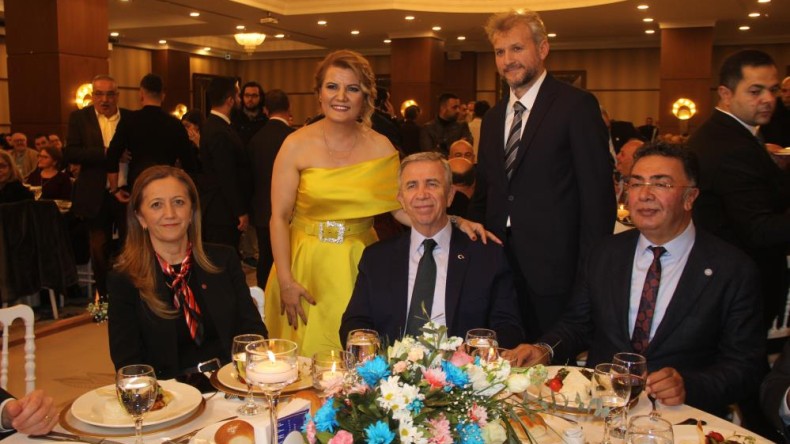 Hürriyet’in oğlu için gerçekleştirdiği sünnet düğününe siyasiler akın etti