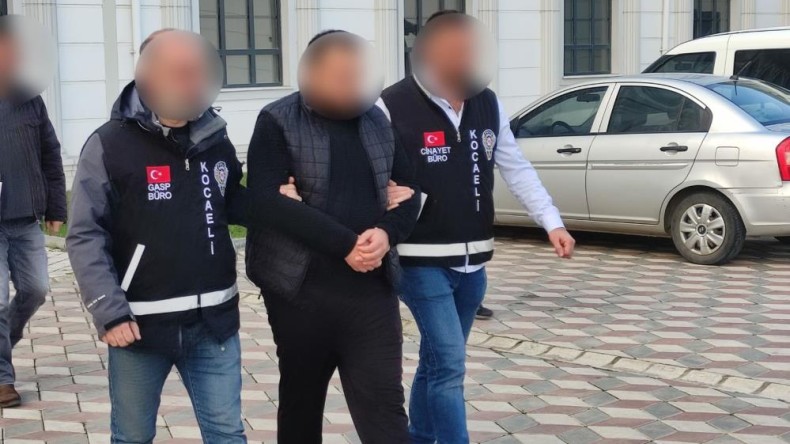 Market sahibini silahla tehdit etti, sonra gasp etti