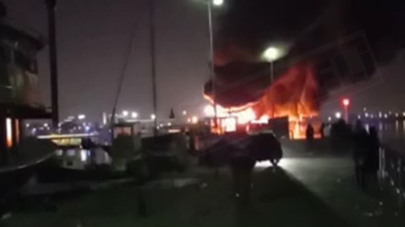 Marinada teknede yangın; İşte korkunç görüntüler