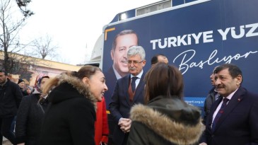 AK Nokta aracı, her gün yüzlerce yeni üye için yollara düşüyor