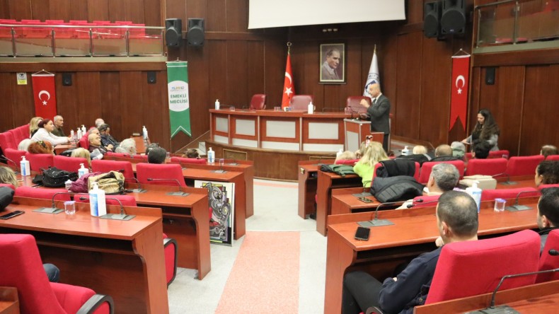 İzmit Belediyesi, EYT paneline ev sahipliği yaptı