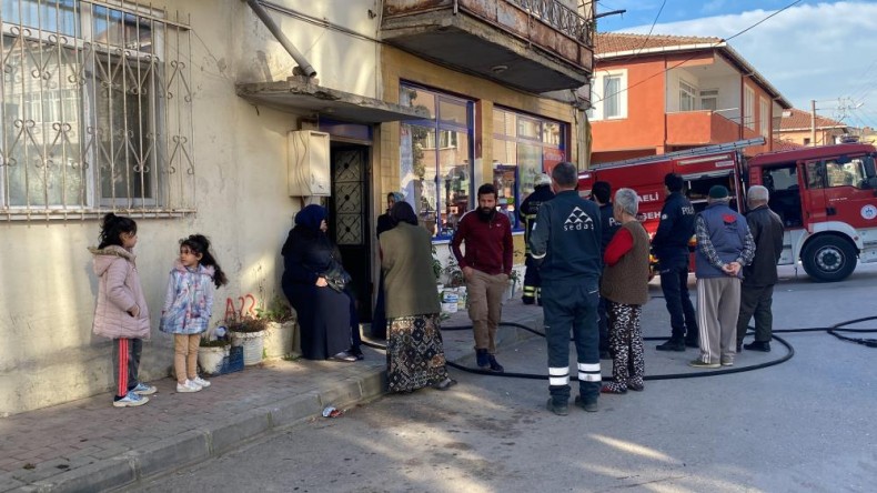 Karne günlerinde evleri yanınca, gözyaşlarına hakim olamadılar