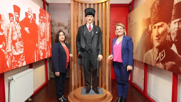 Kılıçdaroğlu, Atatürk ve Milli Mücadele Anı Evi’ne hayran kaldı