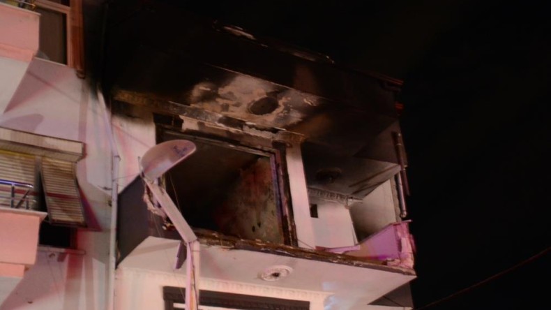 3 katlı binada yaşanan patlamada ağır yaralandılar