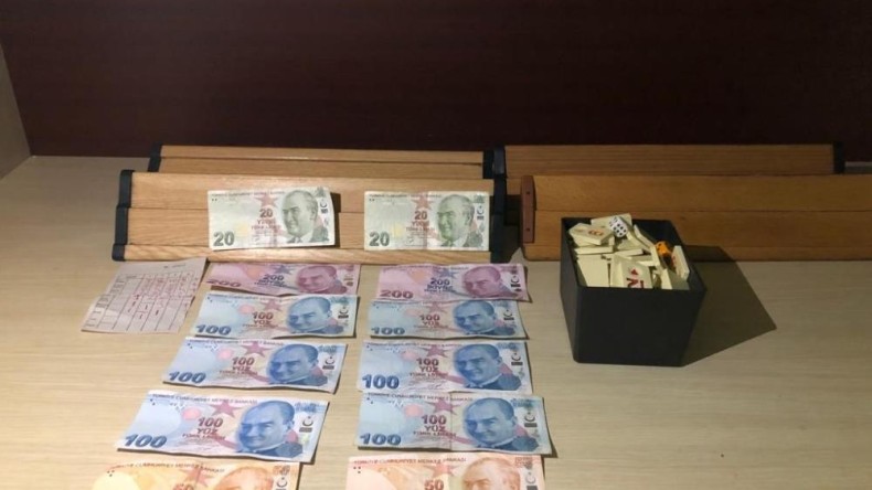 Kumar oynatan işletmeci baltayı taşa vurdu