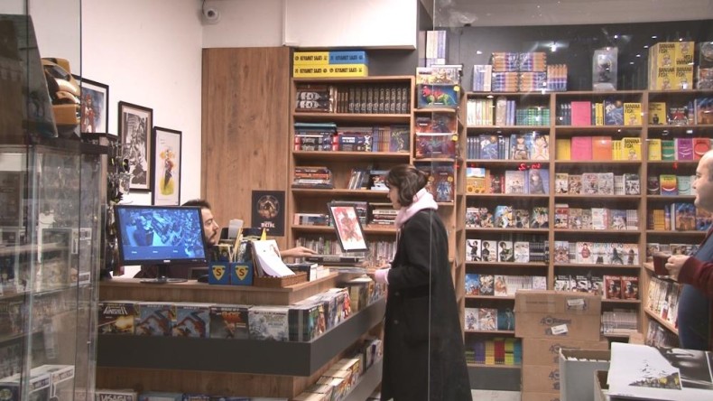 Tüm kahramanlar burda