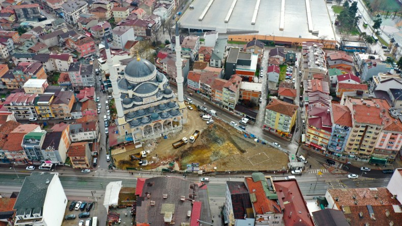 Yeni Mehmet Ali Paşa Camii’ne yeni meydan