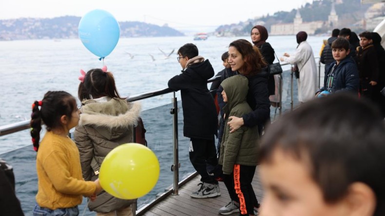 Öksüz ve yetim çocuklar boğaz turu attı