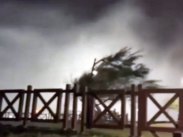 Dünyaca ünlü şelale ters aktı