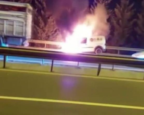 TEM’de yanan araç alev topuna döndü