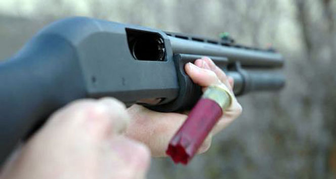 Kardeşi ve yeğenini pompalı tüfekle vurdu