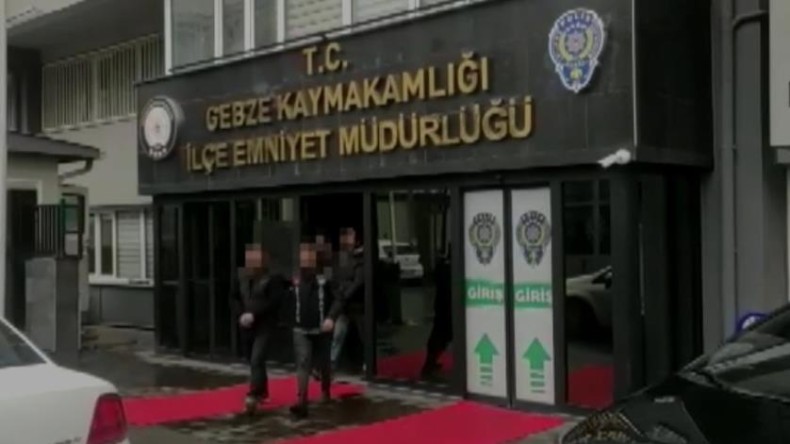 Araç hırsızları yakalandı