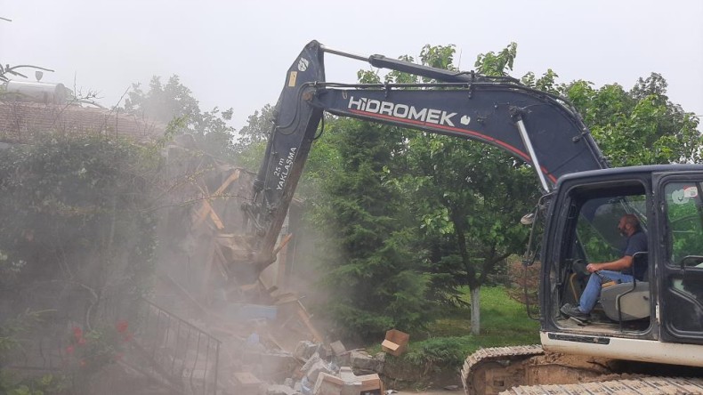 Dilovası’nda kaçak yapıya beton yasağı