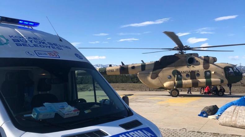 Hasta Nakil Ambulansları 7/24 depremzedelere hizmet ediyor