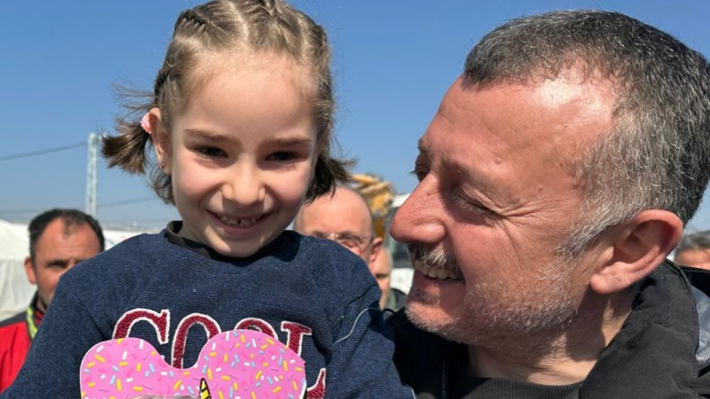 Büyükakın: Çocukların yüzündeki bir gülümseme dünyalara bedel