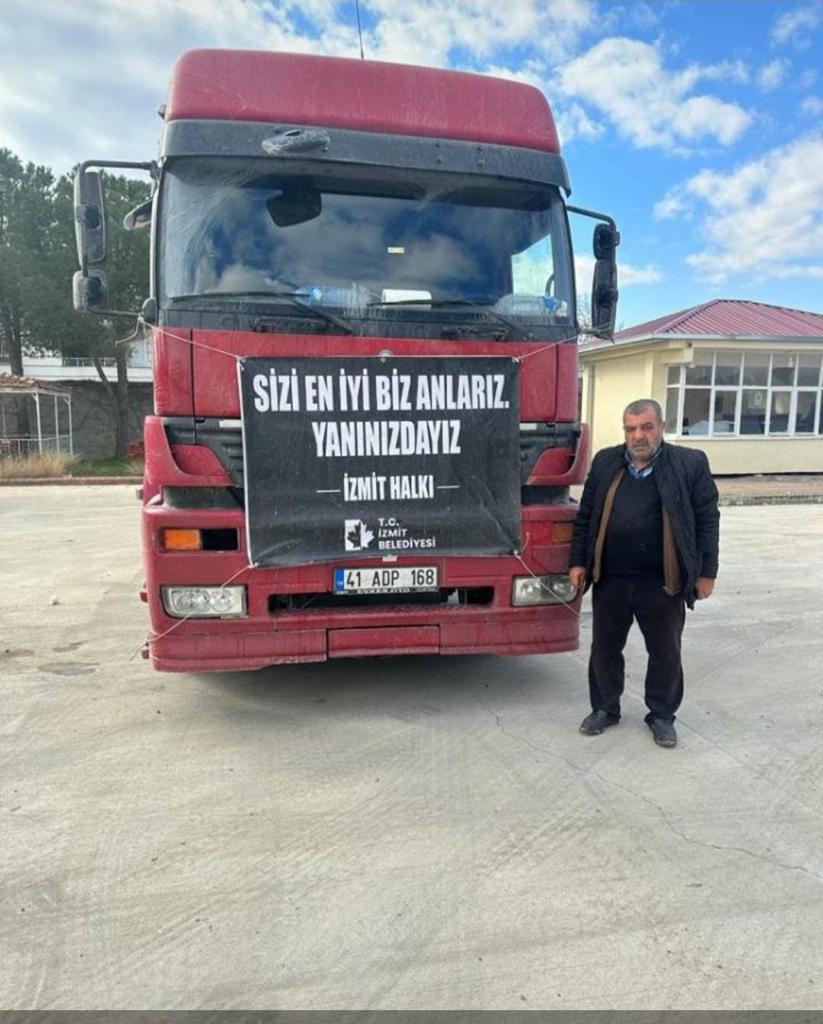 İzmit Belediyesi yardım tırlarından biri daha Kahramanmaraş Pazarcık’a ulaştı