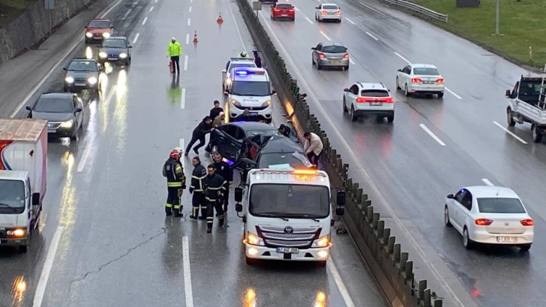 Ani fren kazaya sebep oldu: 2 yaralı