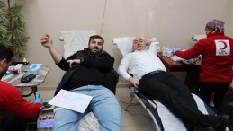 Depremzedeler için kan verdiler