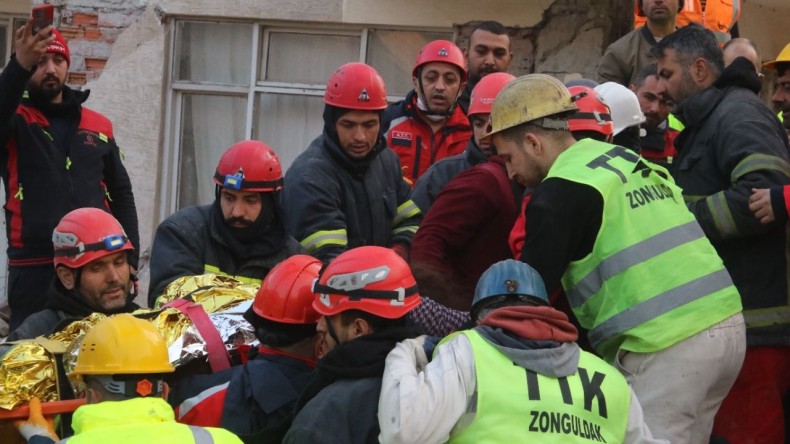 Depremin 158. saatinde yeni bir mucize!