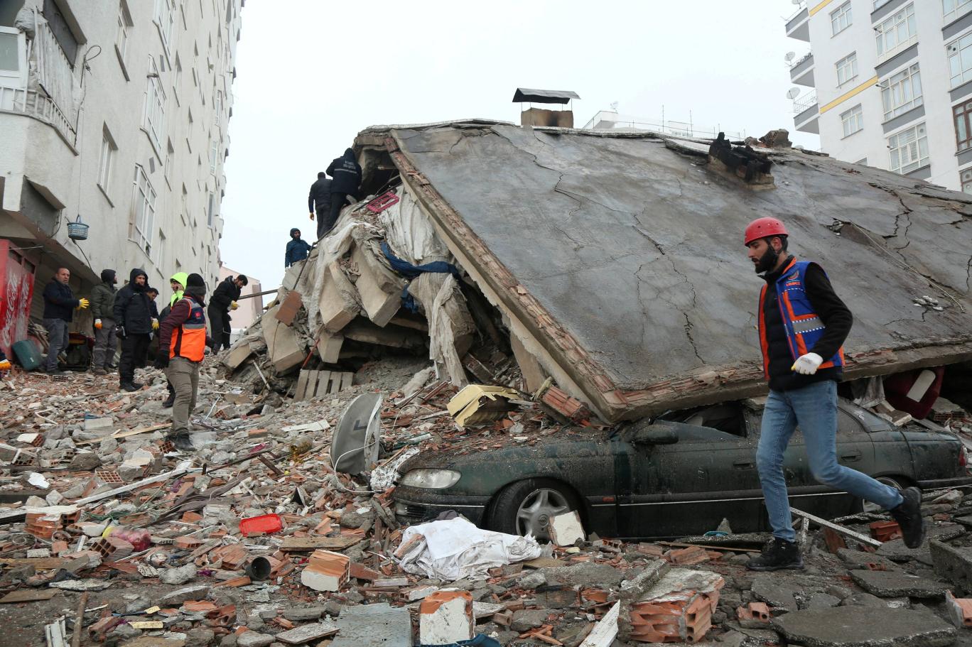 AFAD : Depremde can kaybı 12 bin 391’e yükseldi