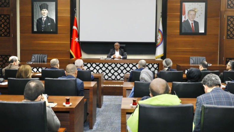 Başkan Söğüt: “Kamudaki riskli binaları boşaltacağız”