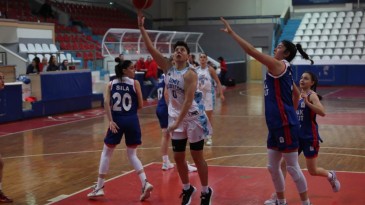 İzmit Perileri hazırlık maçından başarıyla ayrıldı