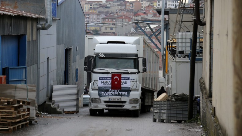 Sahra hastanesi için konteynerler yola çıktı