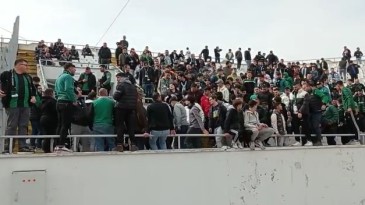 Gebzespor Kocaelispor maçında ‘Hodri Meydan’ yönetimi protesto etti
