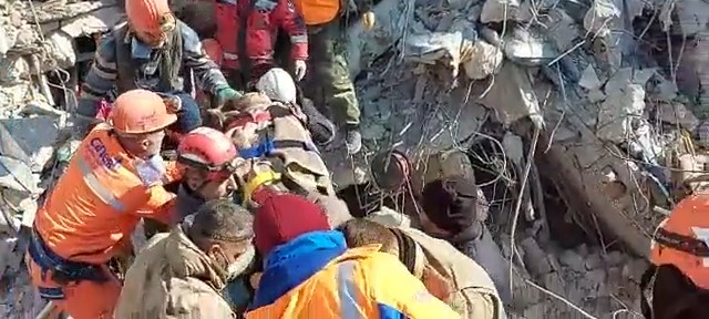 Duygu öğretmen 105’inci saatte kurtarıldı