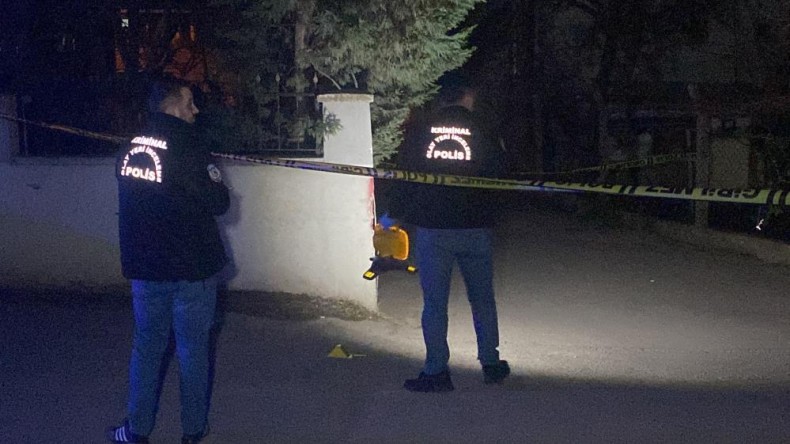 Tartıştığı kişiyi silahla vurdu