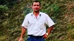 Kestiği ağacın altında kaldı, hastanede hayatını kaybetti