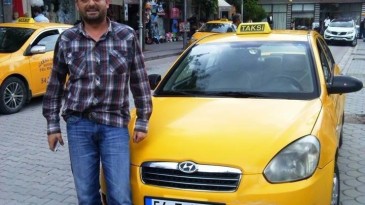 Taksici evinde ölü bulundu