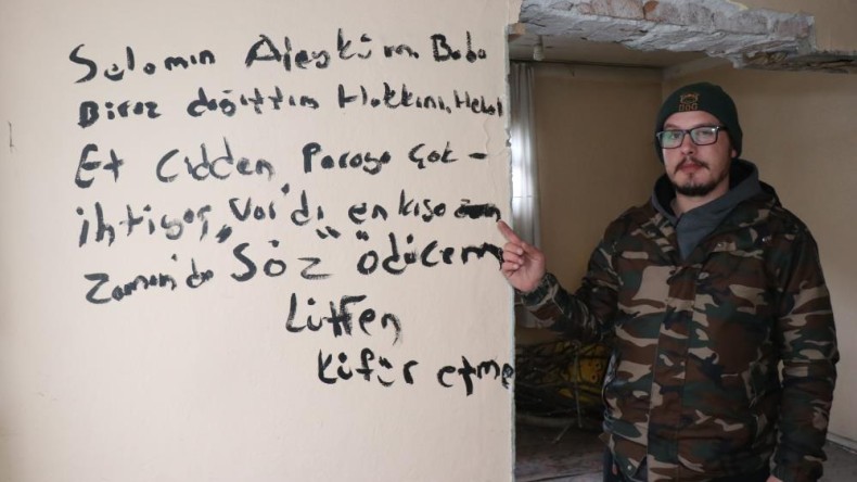 Hırsızlık yaptıkları evin duvarına ‘hakkını helal et’ yazdılar